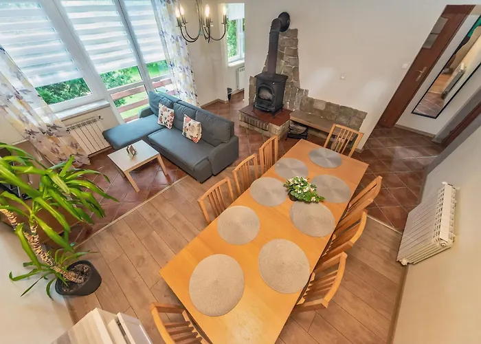 Casa de Férias Maja-domek Z Jacuzzi I Kominkiem