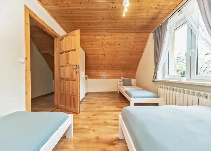 Maja-domek Z Jacuzzi I Kominkiem בית נופש