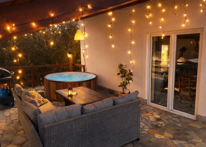 Maja-domek Z Jacuzzi I Kominkiem 度假居